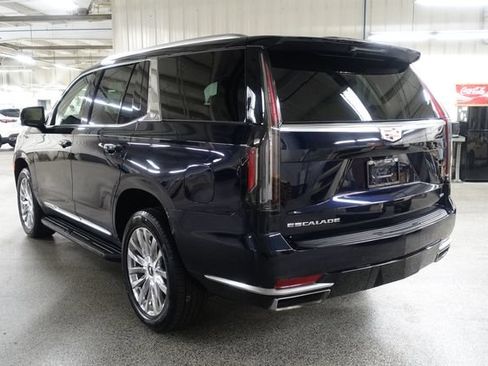 Used 2023 Cadillac Escalade Premium Luxury AWD/4WD image 5