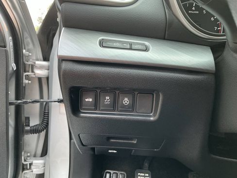 Used 2016 Nissan Maxima 3.5 SL w/ Interior Lighting Package FWD image 21