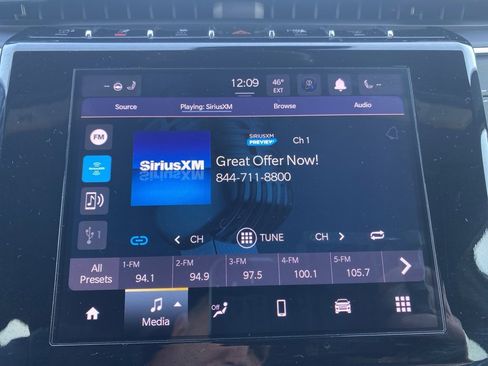 Used 2023 Jeep Grand Cherokee L Laredo image 38