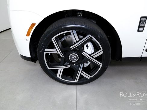 Used 2026 Rolls-Royce Cullinan AWD/4WD image 42