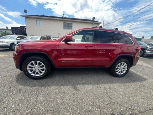 Used 2014 Jeep Grand Cherokee Laredo w/ 18" Wheel & 8.4" Radio Group image 2