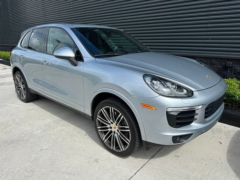 Certified 2017 Porsche Cayenne AWD/4WD image 12