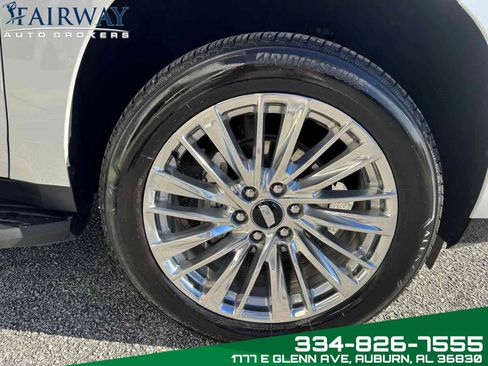 Used 2025 Cadillac Escalade Premium Luxury image 39