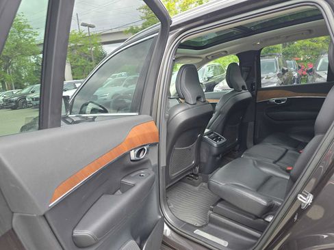 Certified 2023 Volvo XC90 B6 Plus w/ Protection Package Premier AWD/4WD image 15