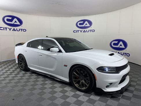 Used 2016 Dodge Charger R/T Scat Pack w/ Beats Audio Group RWD image 1