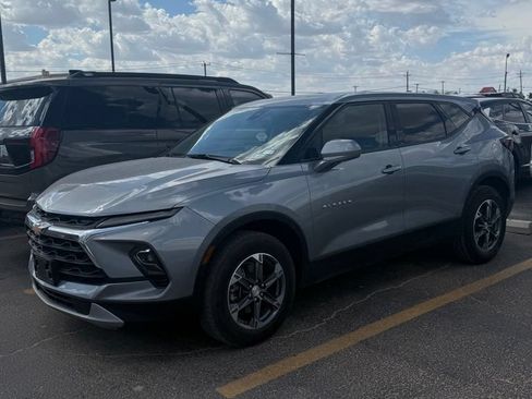 Used 2025 Chevrolet Blazer LT FWD image 6
