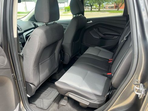 Used 2017 Ford Escape SE w/ Equipment Group 201A FWD image 8