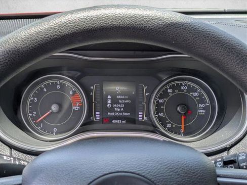 Used 2021 Jeep Cherokee Latitude AWD/4WD image 11