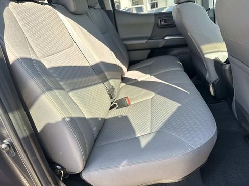 Used 2022 Toyota Tacoma SR5 image 9