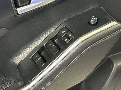 Used 2023 Toyota Highlander XLE AWD/4WD image 27