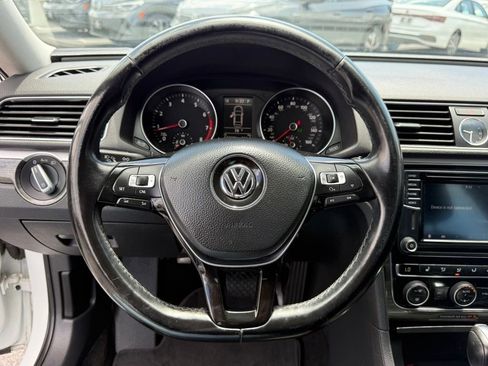 Used 2017 Volkswagen Passat 1.8T SE FWD image 17