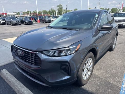 Used 2023 Ford Escape Active AWD/4WD image 3