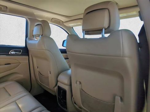 Used 2014 Jeep Grand Cherokee Limited w/ Luxury Group II image 20