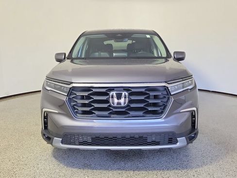 Used 2025 Honda Pilot EX-L image 3