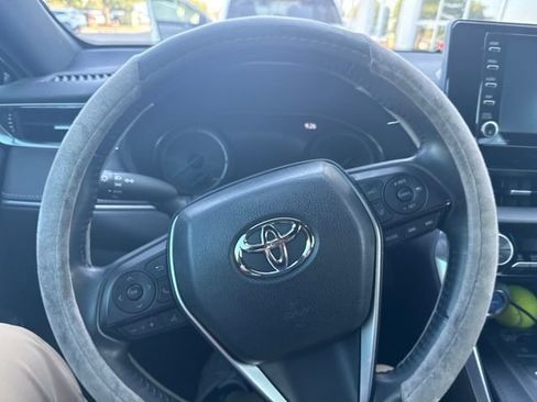Used 2022 Toyota Venza XLE AWD/4WD image 7