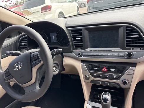 Used 2018 Hyundai Elantra SEL image 6