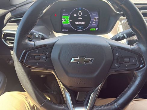 Used 2023 Chevrolet Bolt EUV LT w/ Convenience Package FWD image 8