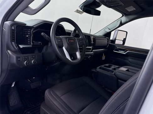 New 2026 GMC Sierra 3500 SLE AWD/4WD image 3