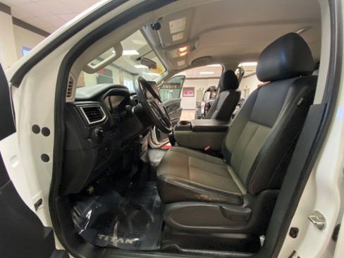 Used 2018 Nissan Titan S w/ S Utility Package image 17