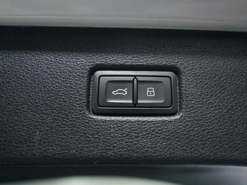 Used 2023 Audi Q7 2.0T Premium w/ Towing Package AWD/4WD image 48