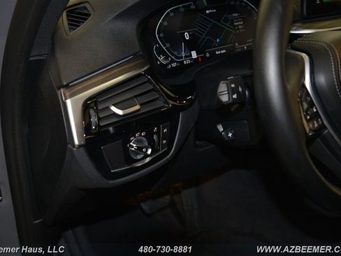 Used 2022 BMW 530e w/ Premium Package RWD image 34