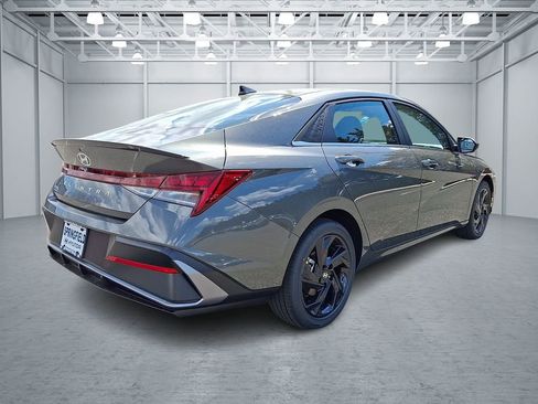 New 2026 Hyundai Elantra SEL Sport Premium FWD image 3
