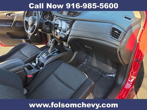 Used 2017 Nissan Rogue SV image 30