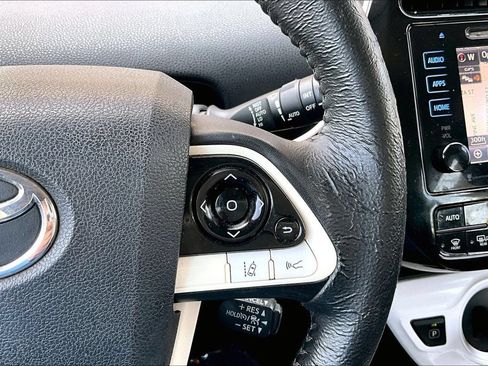 Used 2016 Toyota Prius Four Touring w/ Preferred Accessory Package FWD image 12