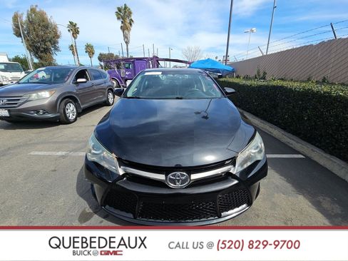 Used 2015 Toyota Camry SE image 2