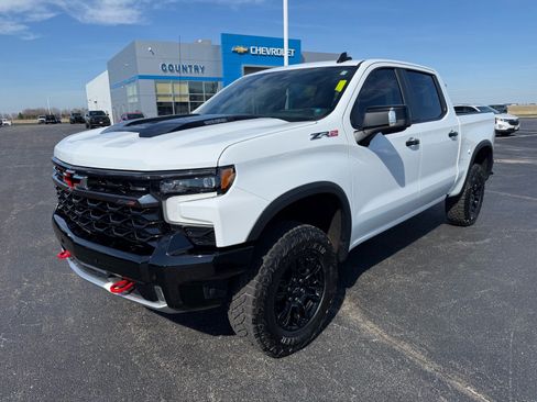 Used 2025 Chevrolet Silverado 1500 ZR2 w/ Technology Package AWD/4WD image 9