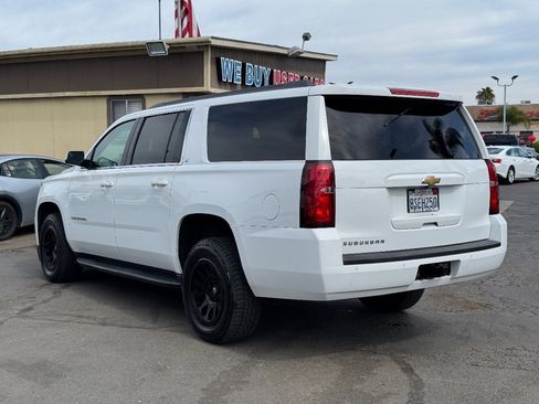 Used 2019 Chevrolet Suburban LT image 12