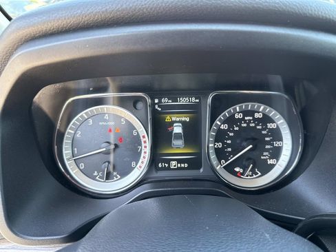 Used 2018 Nissan Titan SL w/ Chrome Package image 39