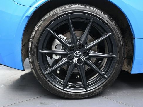 Used 2022 Toyota GR86 Premium w/ ALL Weather Mat Package (TMS) image 13