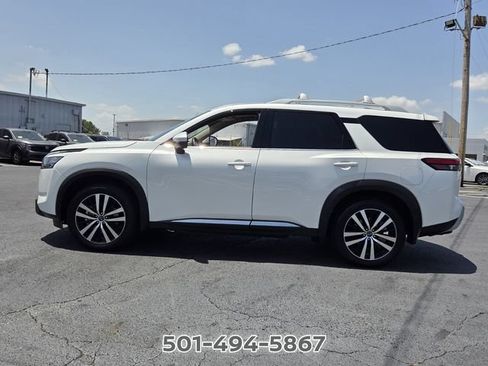 Used 2025 Nissan Pathfinder Platinum w/ Cargo Package FWD image 2
