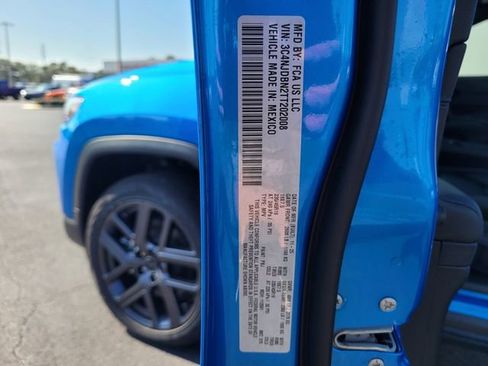 New 2026 Jeep Compass Latitude AWD/4WD image 18