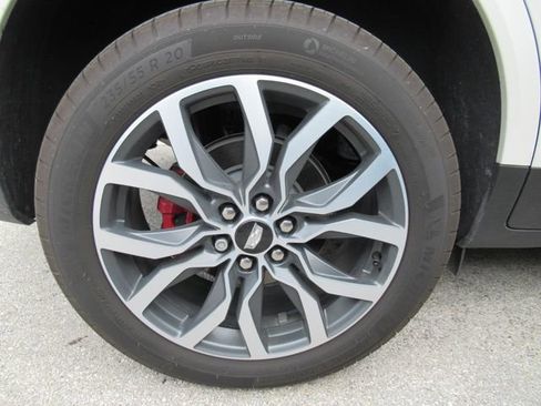 Used 2024 Cadillac XT5 Sportv w/ Platinum Package AWD/4WD image 6