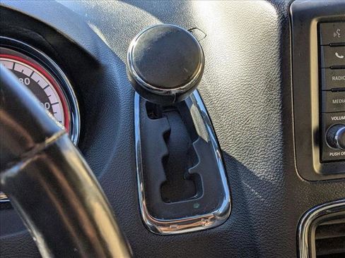 Used 2019 Dodge Grand Caravan SXT image 12