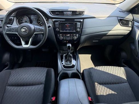 Used 2020 Nissan Rogue SV FWD image 10