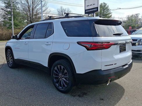 Used 2023 Chevrolet Traverse RS image 4