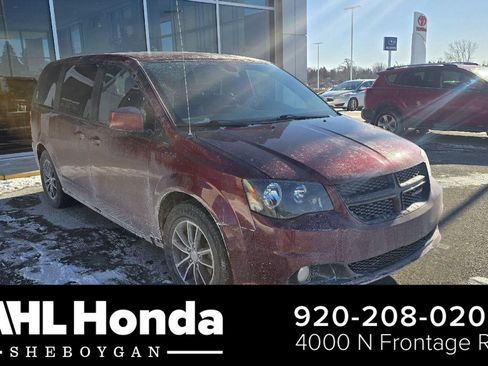 Used 2019 Dodge Grand Caravan SE image 1