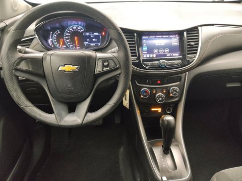 Used 2021 Chevrolet Trax LS AWD/4WD image 22