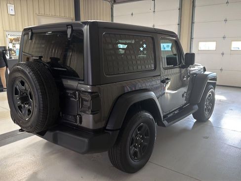 Used 2021 Jeep Wrangler Sport image 5