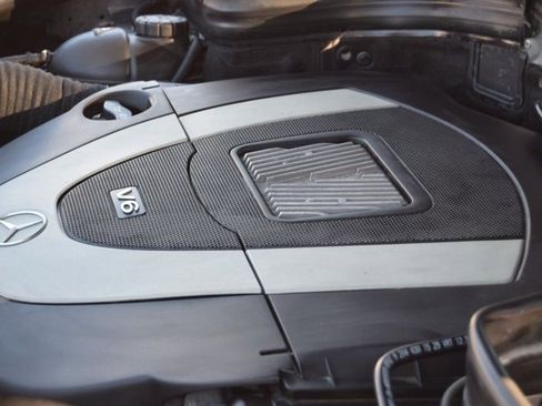 Used 2011 Mercedes-Benz GLK 350 4MATIC image 27