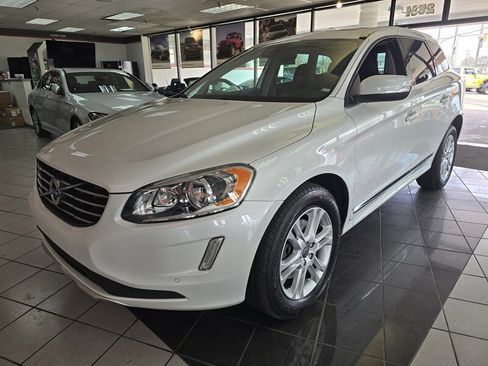 Used 2015 Volvo XC60 T5 Premier w/ Proximity Package image 1