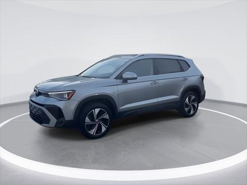 New 2026 Volkswagen Taos SE AWD/4WD image 4