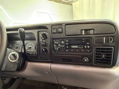 Used 1994 Dodge Ram 1500 Truck 4x4 Regular Cab image 34