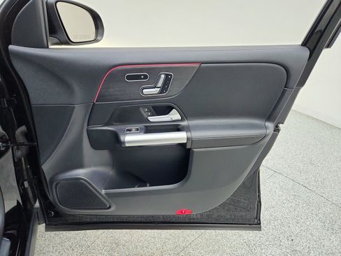 Certified 2023 Mercedes-Benz GLA 250 4MATIC image 31