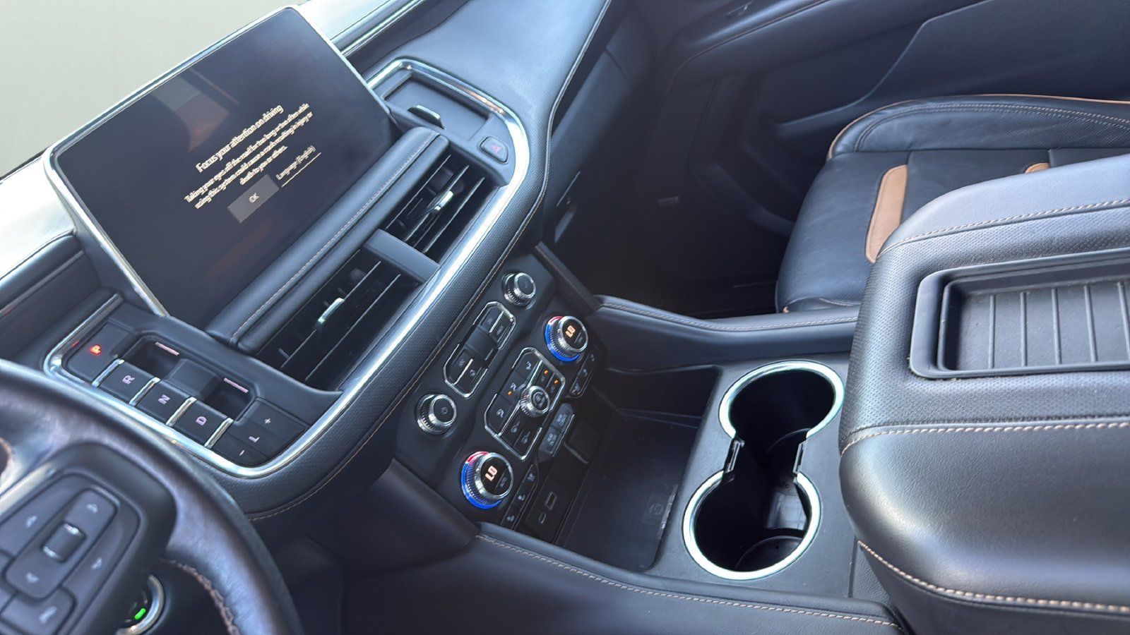 Used 2022 GMC Yukon AT4 w/ AT4 Premium Package AWD/4WD image 20