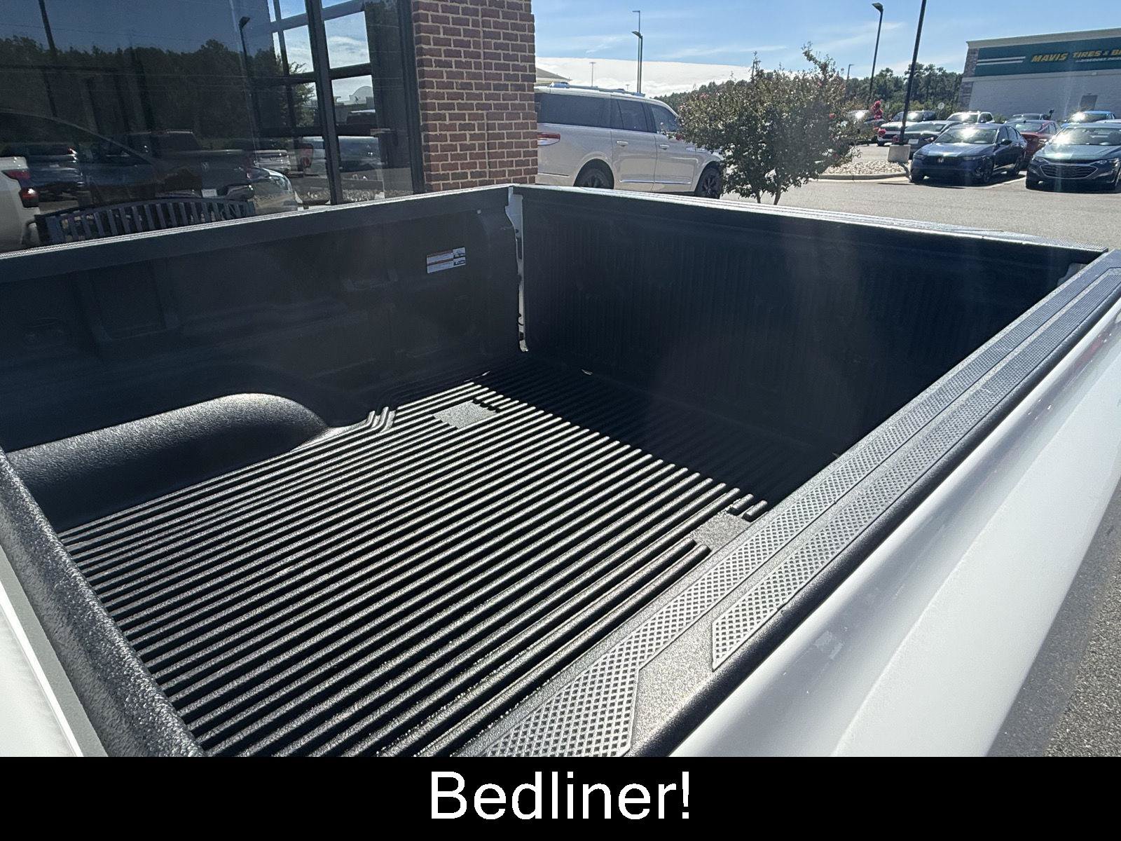 Used 2025 Nissan Frontier SV AWD/4WD image 26