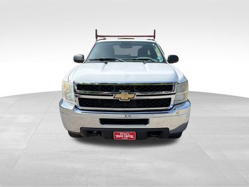Used 2011 Chevrolet Silverado 2500 W/T w/ Snow Plow Prep Package AWD/4WD image 8